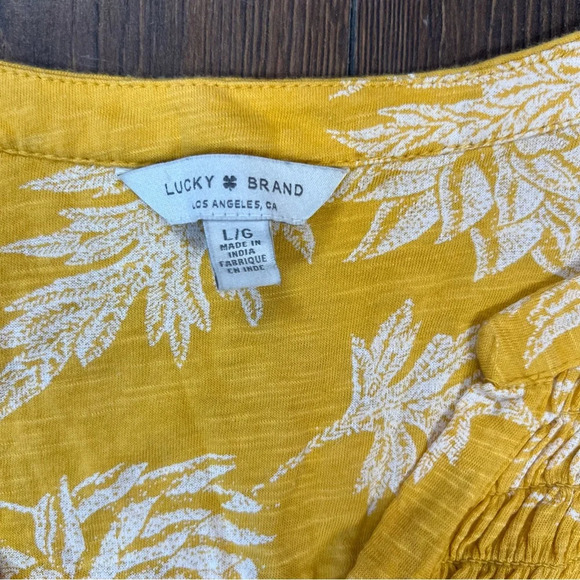 Lucky brand, yellow floral smocked blouse SZ LG - Picture 3 of 4